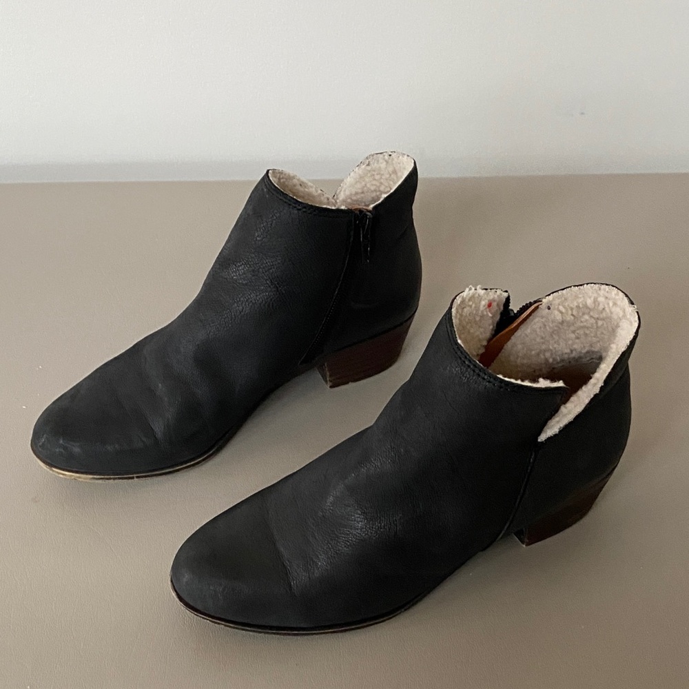 Size 7.5 Lucky Brand Black Leather Ankle Boots